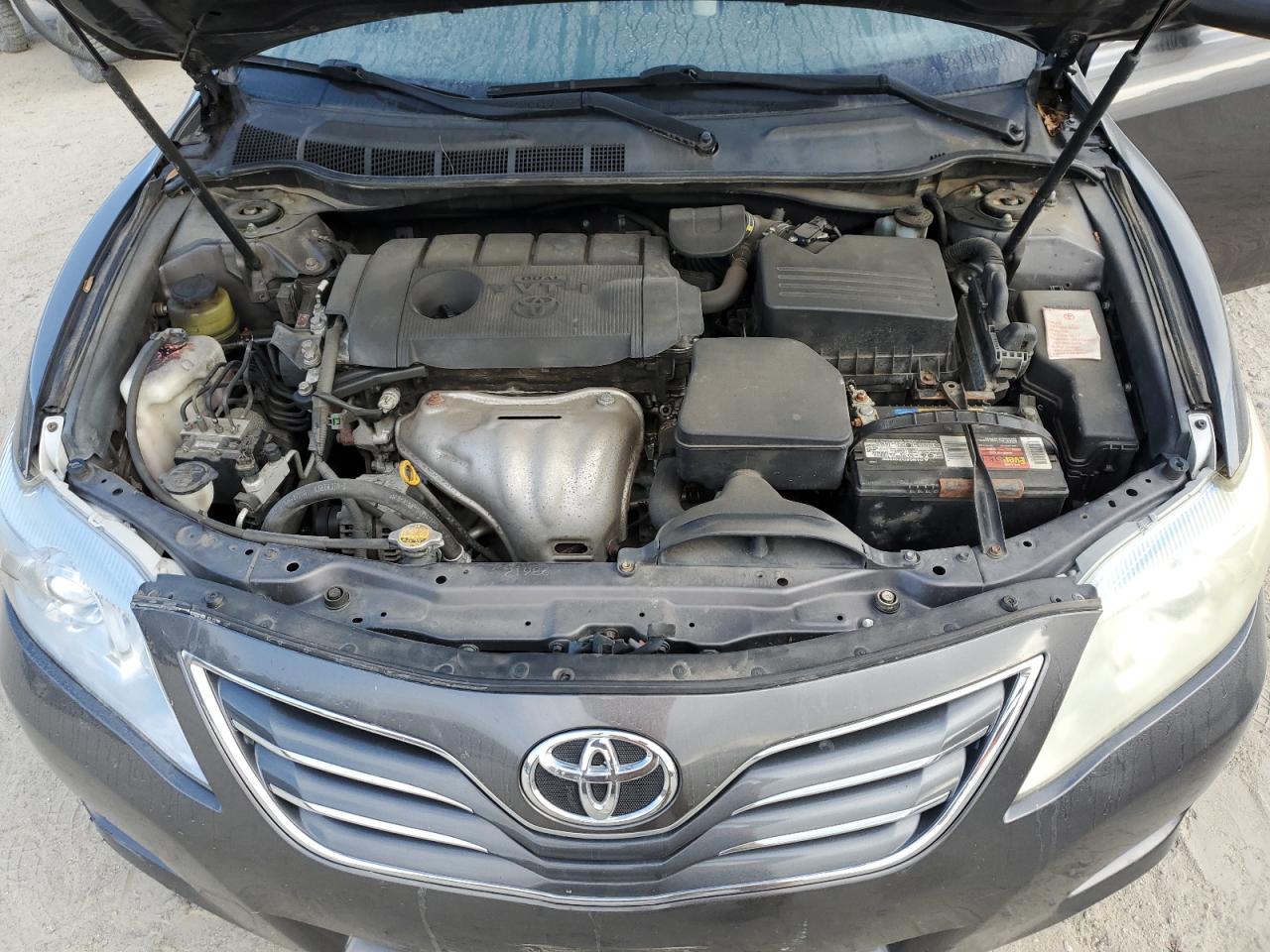TOYOTA CAMRY BASE