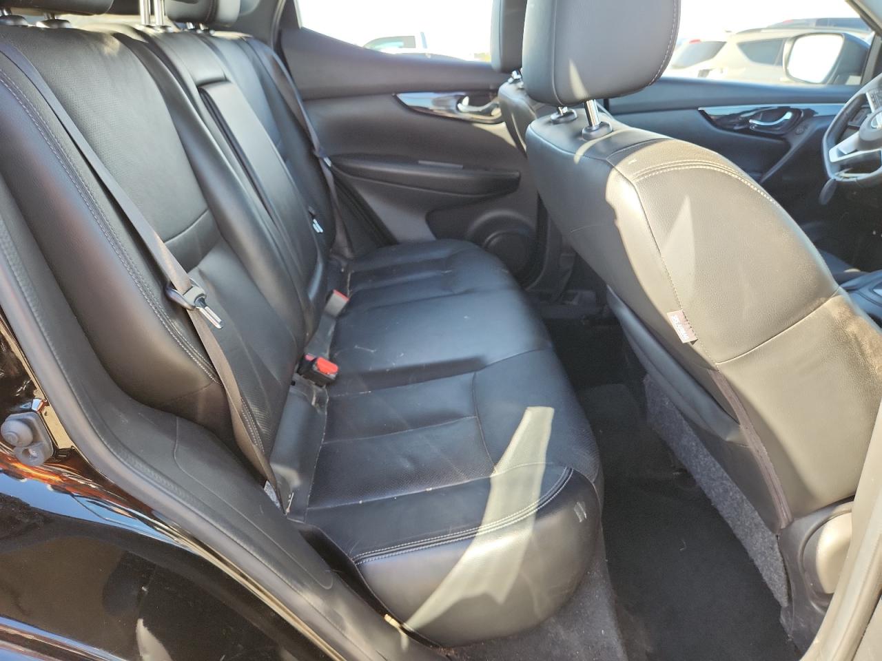 NISSAN ROGUE SPORT S