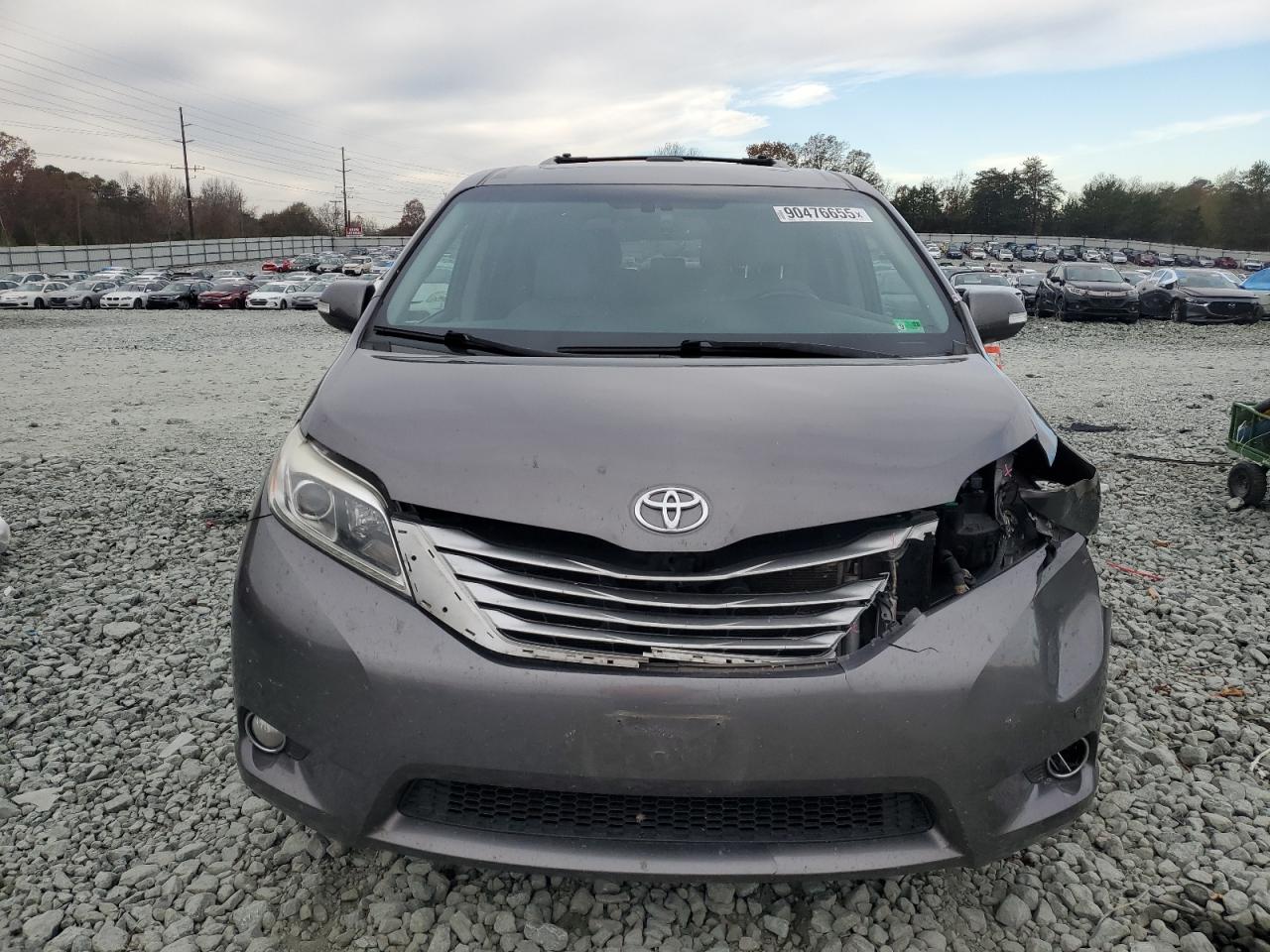 TOYOTA SIENNA XLE