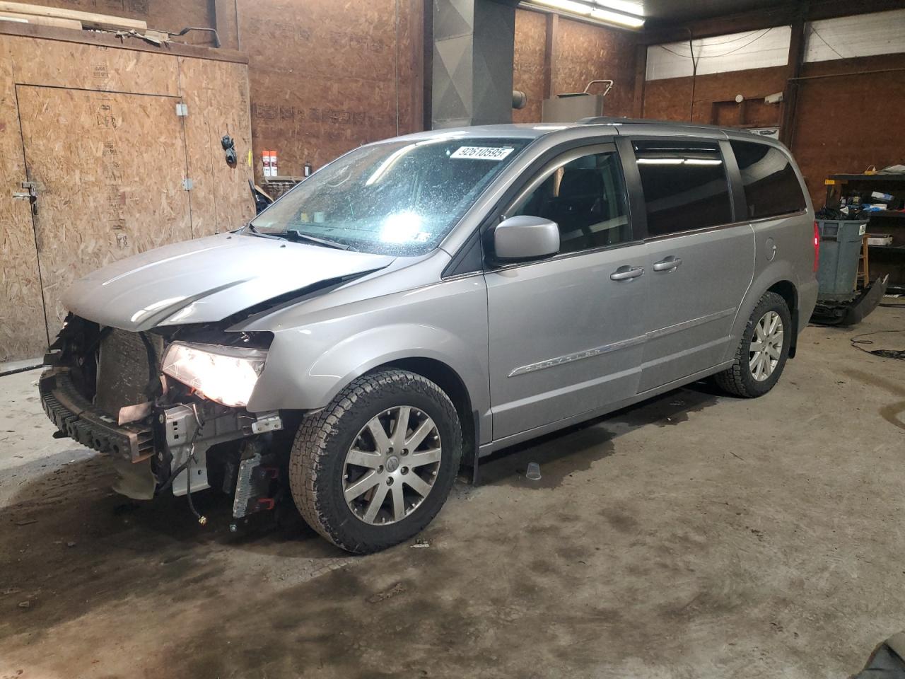 Lot #3315962097 2016 CHRYSLER TOWN & COU