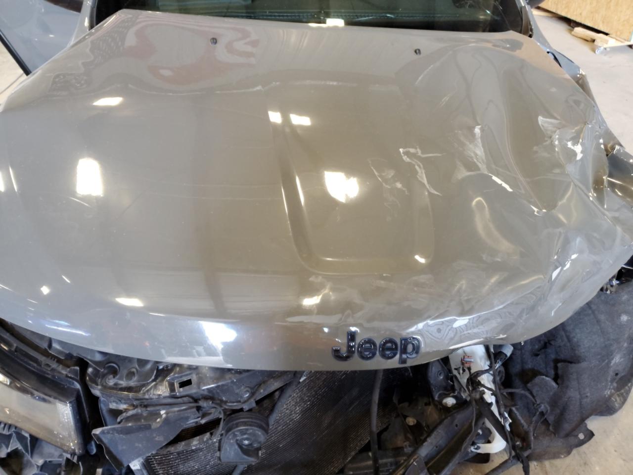 JEEP GRAND CHEROKEE LAREDO