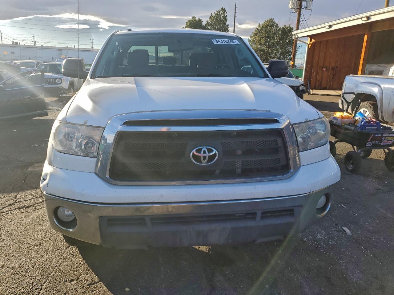 TOYOTA TUNDRA DOUBLE CAB SR5