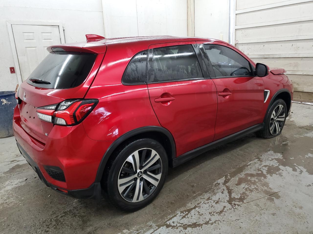 MITSUBISHI OUTLANDER SE