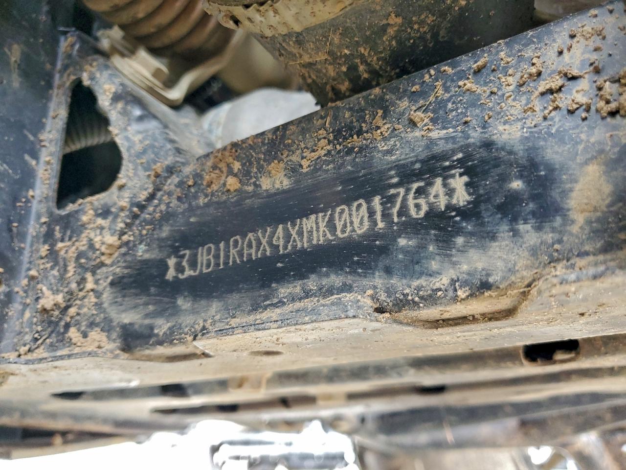 Lot #3297321423 2021 CAN-AM COMMANDER