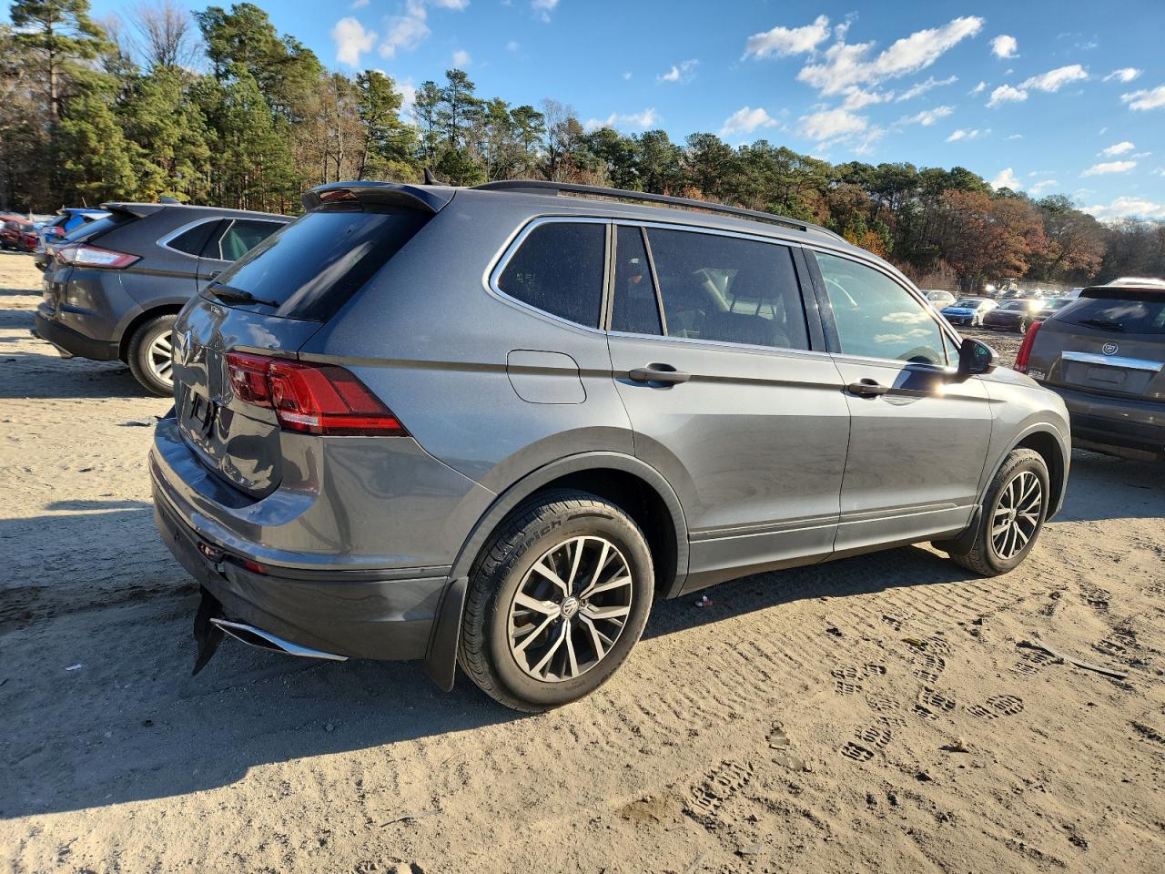 VOLKSWAGEN TIGUAN SE