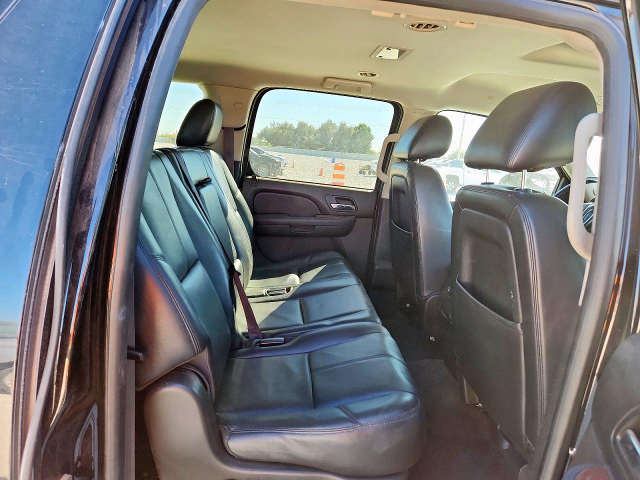 CHEVROLET SUBURBAN K1500 LT