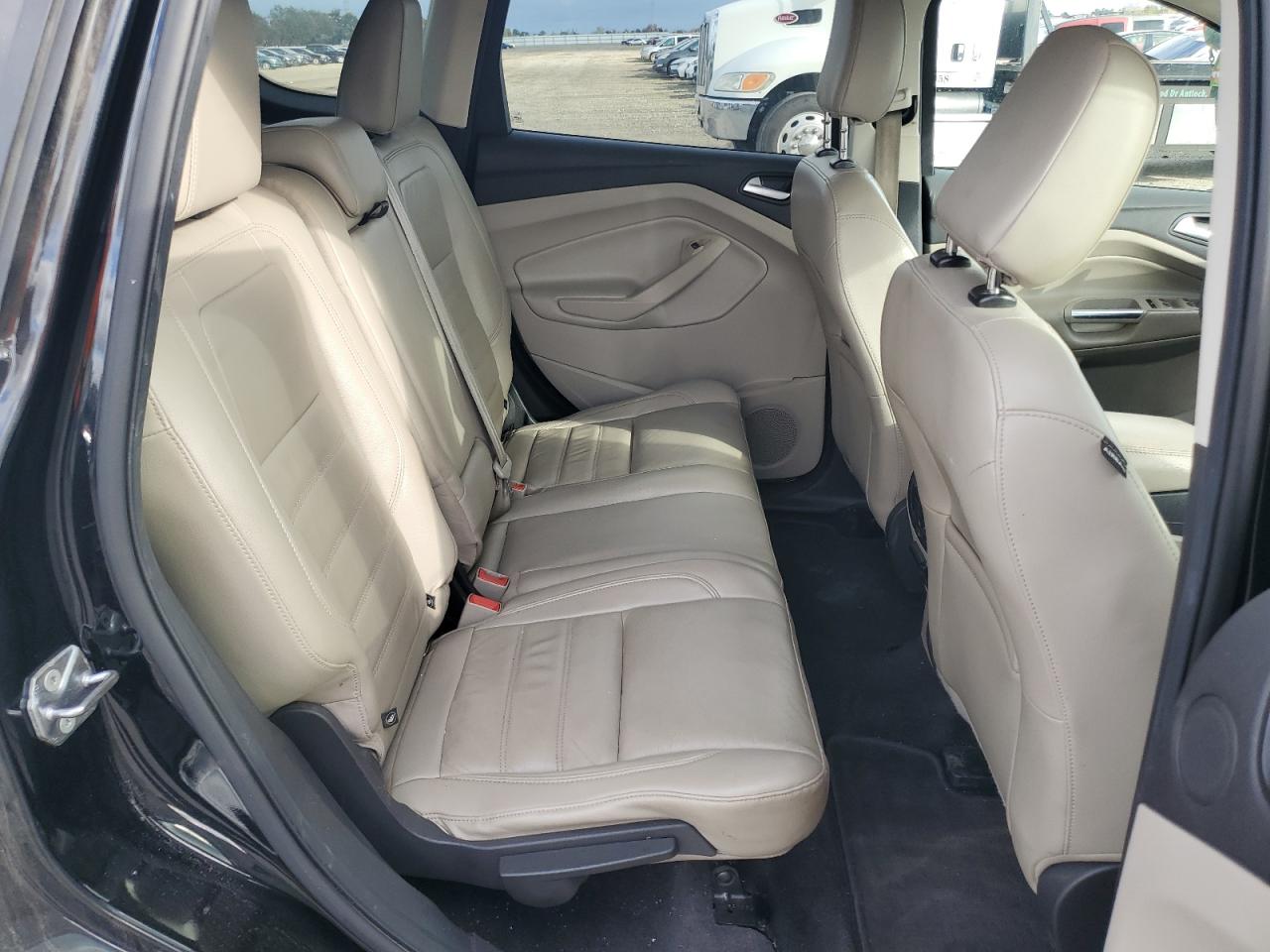 FORD ESCAPE TITANIUM