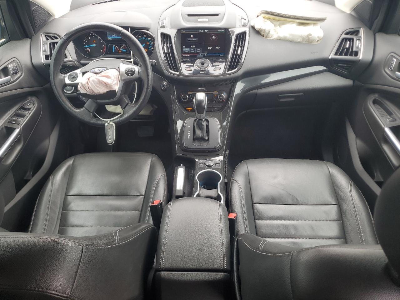 FORD ESCAPE TITANIUM