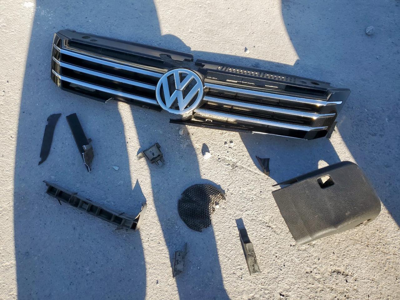 VOLKSWAGEN PASSAT SE