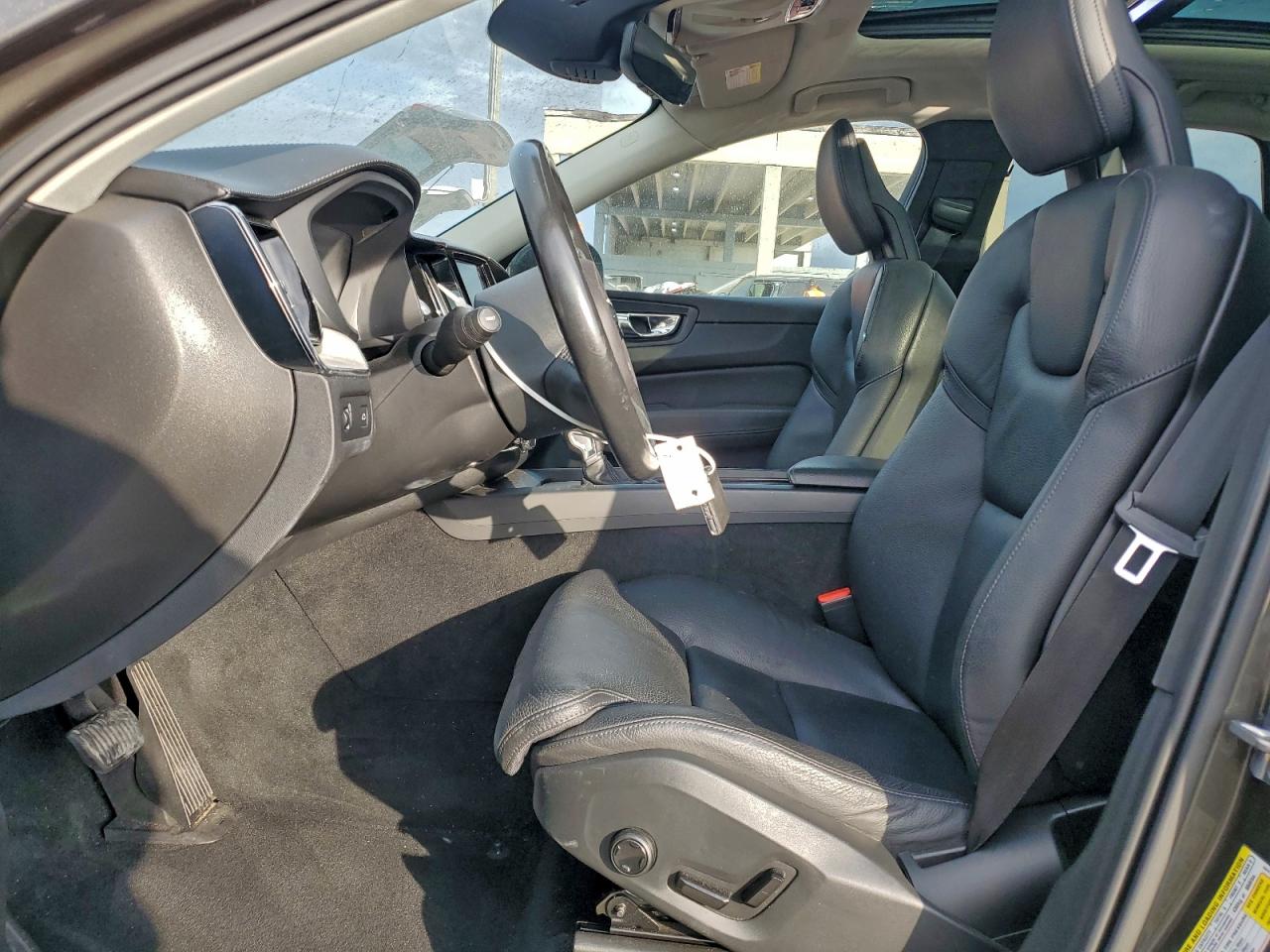 VOLVO XC60 T5 INSCRIPTION