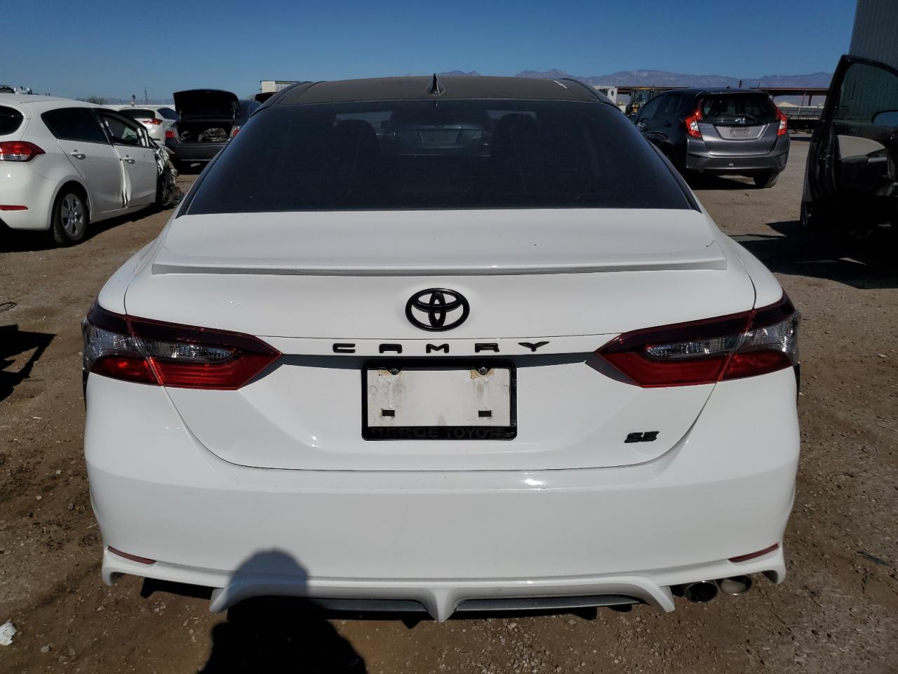 TOYOTA CAMRY SE