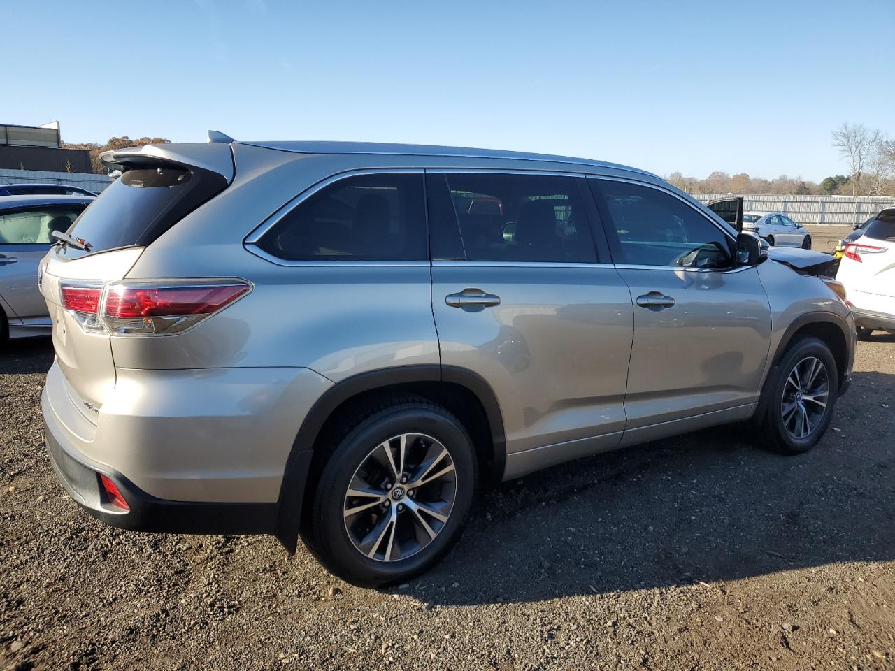 TOYOTA HIGHLANDER XLE