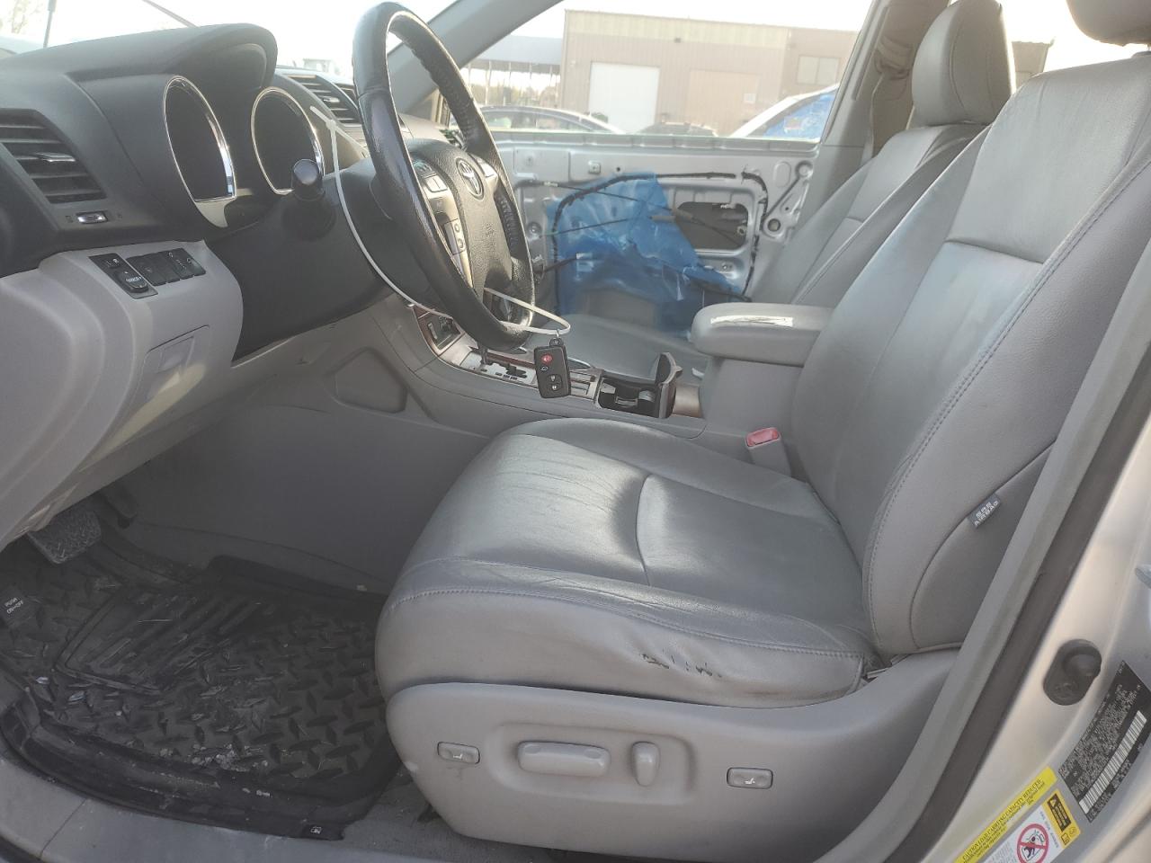 TOYOTA HIGHLANDER LIMITED