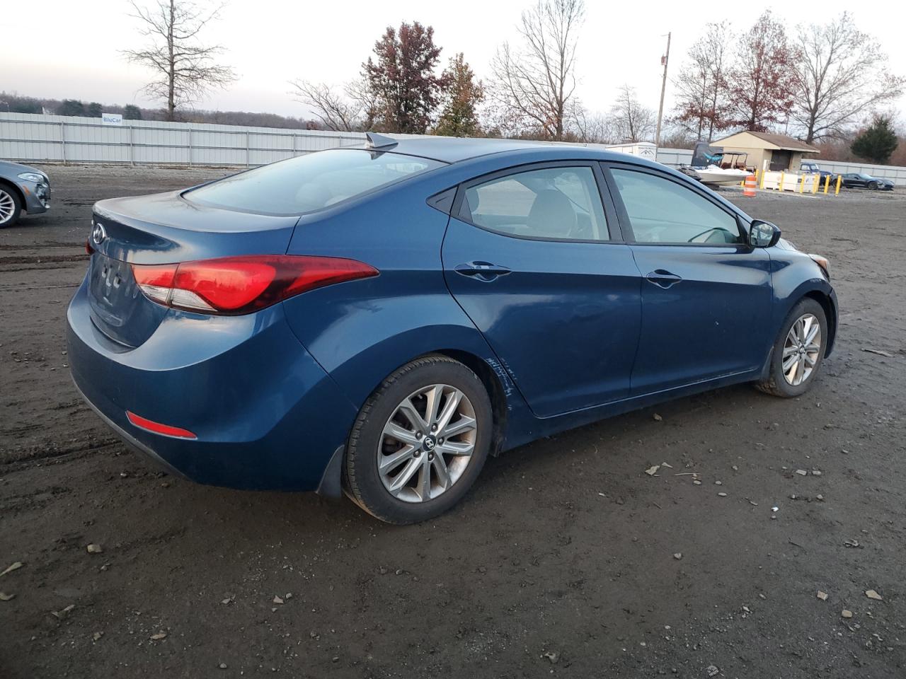 HYUNDAI ELANTRA SE