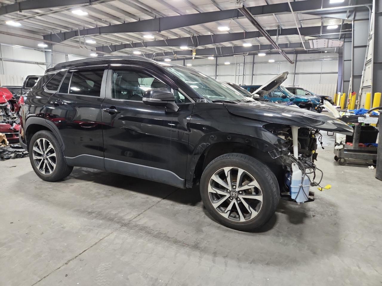 TOYOTA COROLLA CROSS XLE