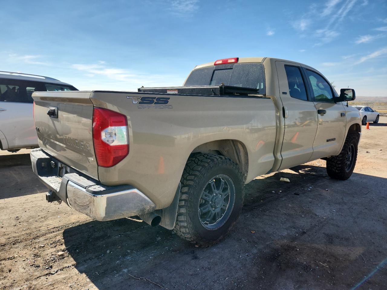 TOYOTA TUNDRA DOUBLE CAB SR