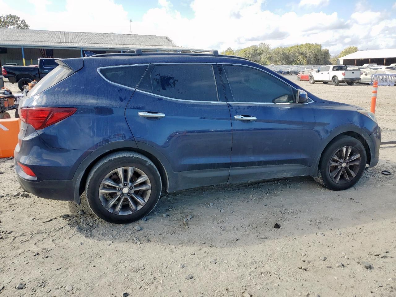 Lot #3302699105 2018 HYUNDAI SANTA FE S