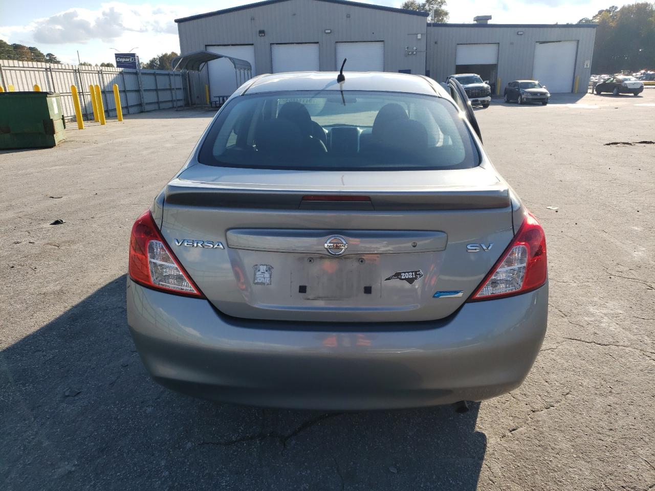 NISSAN VERSA S