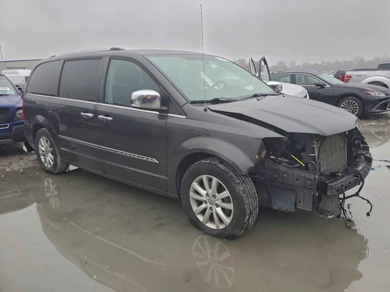 CHRYSLER TOWN & COUNTRY LIMITED PLATINUM