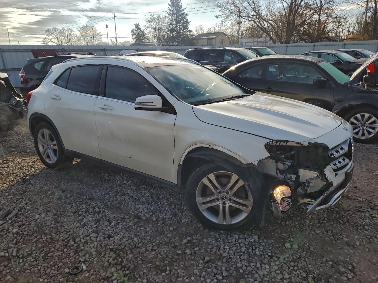 MERCEDES-BENZ GLA-CLASS 250 4MATIC