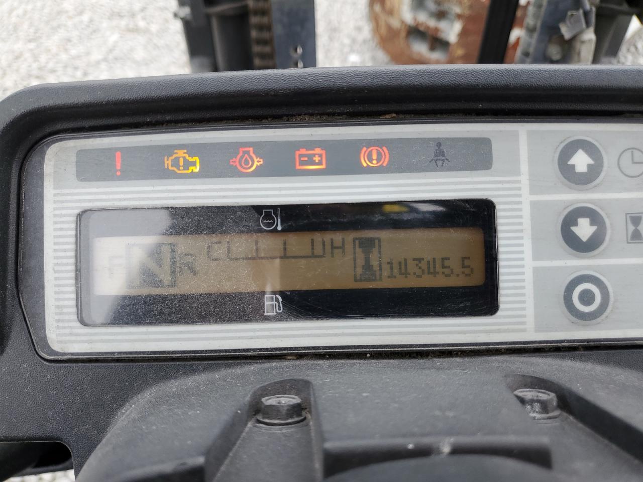 Lot #3318868919 2014 NISS FORKLIFT