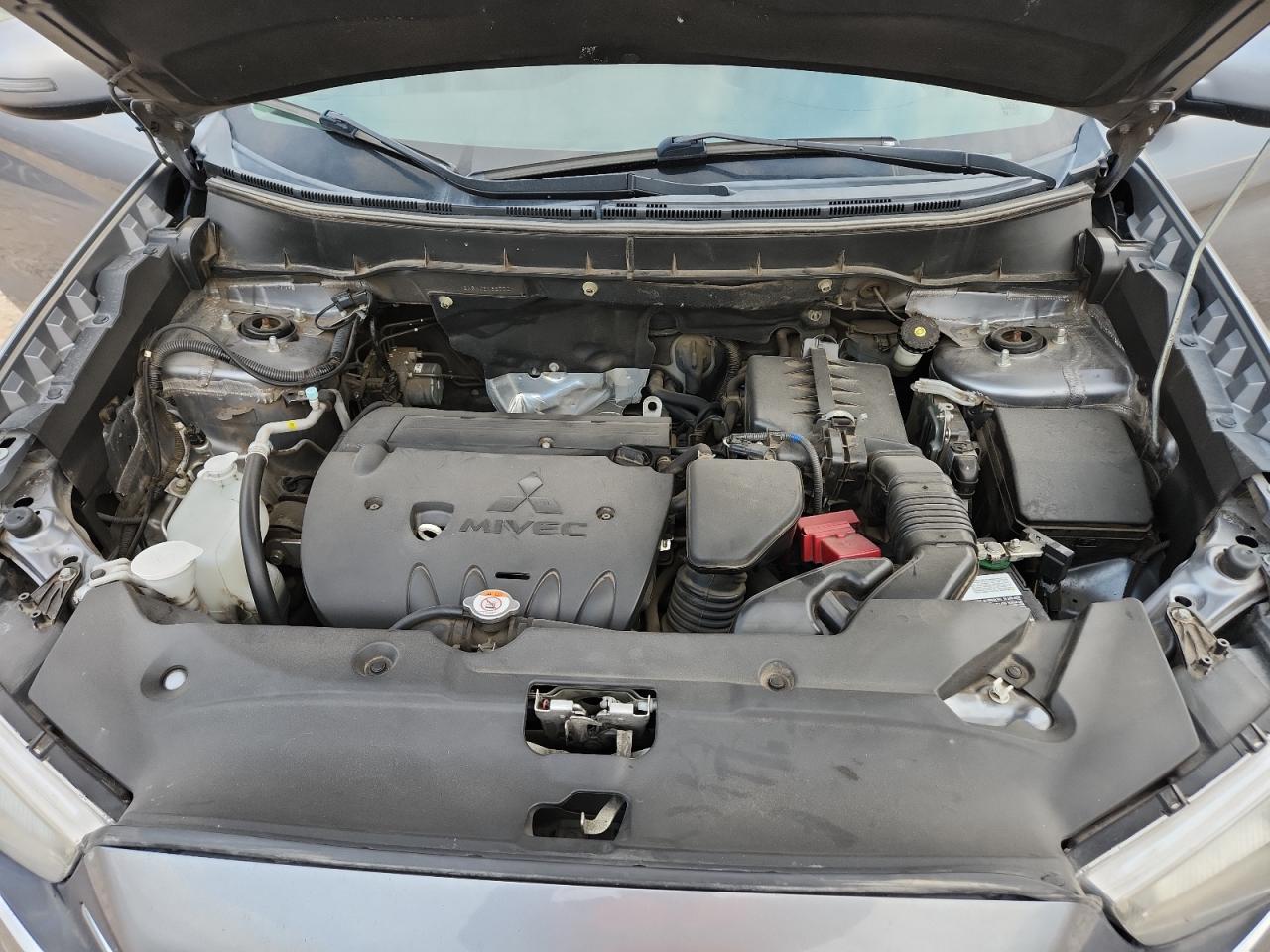 MITSUBISHI OUTLANDER ES