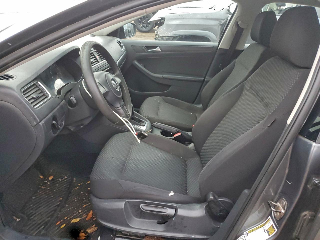 VOLKSWAGEN JETTA BASE