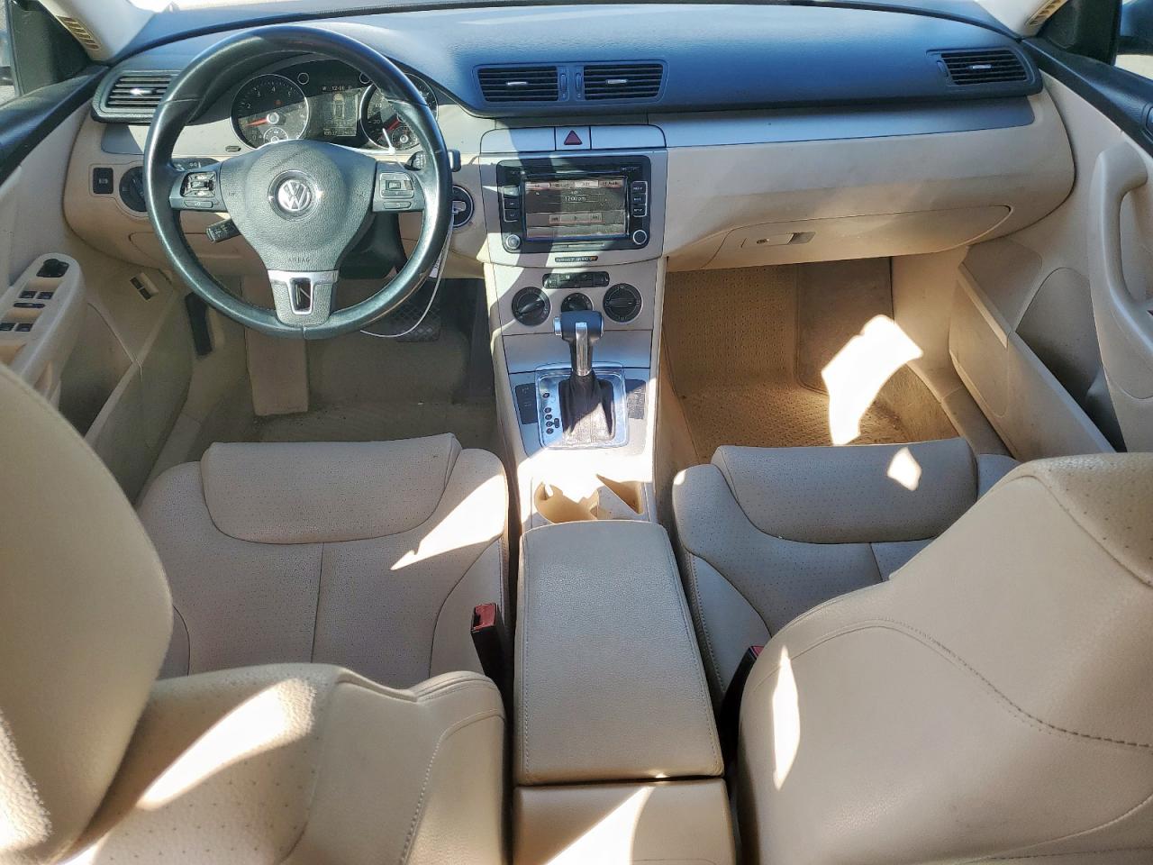 VOLKSWAGEN PASSAT KOMFORT