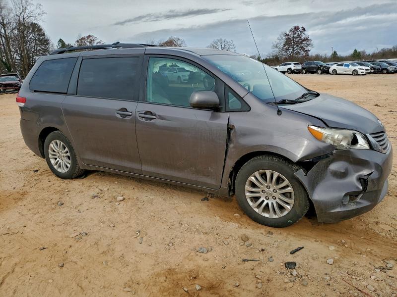 2012 TOYOTA SIENNA XLE #3297883797