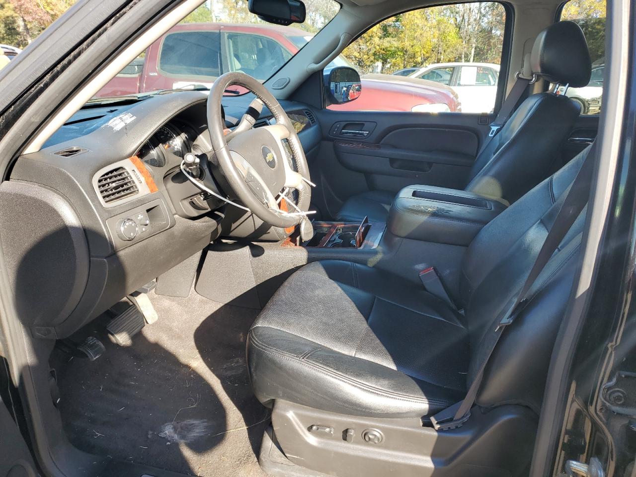 CHEVROLET SUBURBAN C1500 LTZ