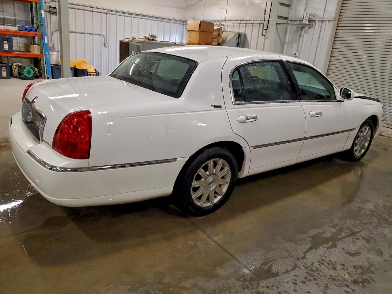 Lot #3311483250 2011 LINCOLN TOWN CAR S