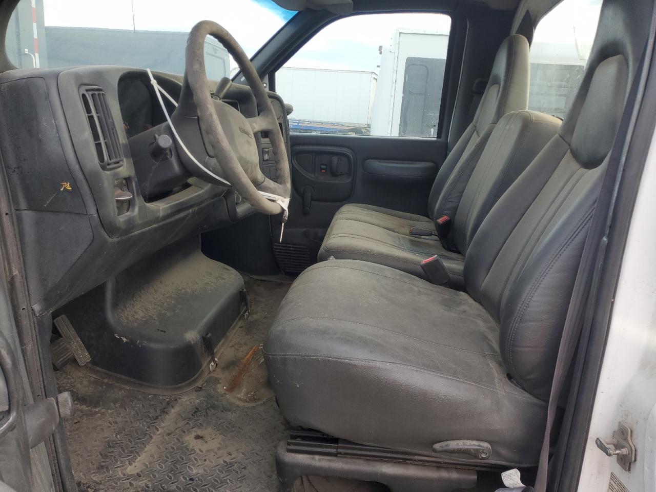 Lot #3298008176 2005 GMC C5500