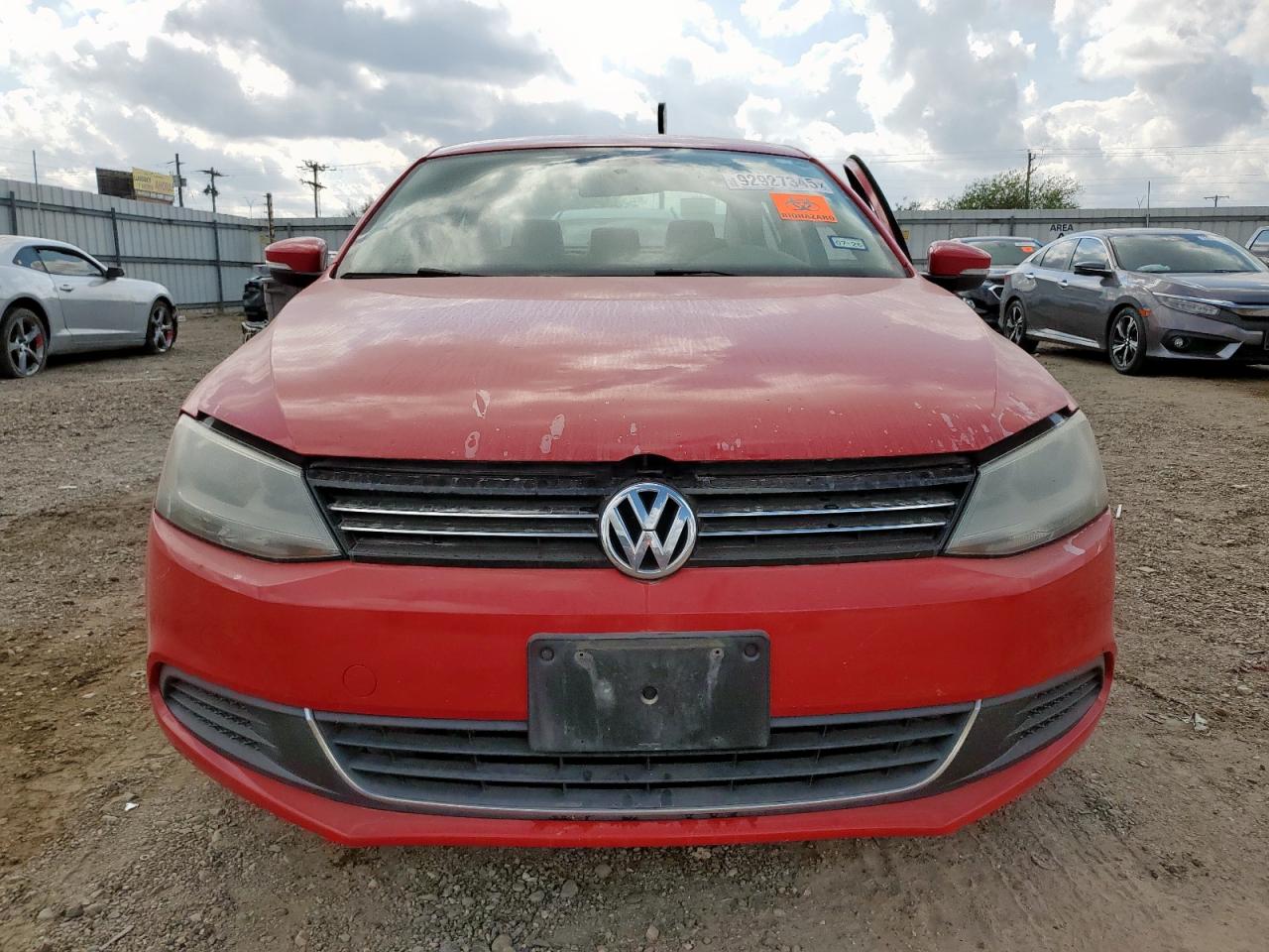 VOLKSWAGEN JETTA SE