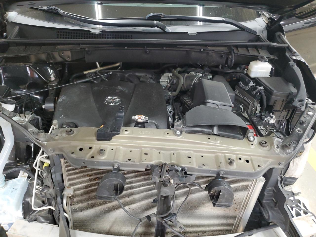 TOYOTA HIGHLANDER SE