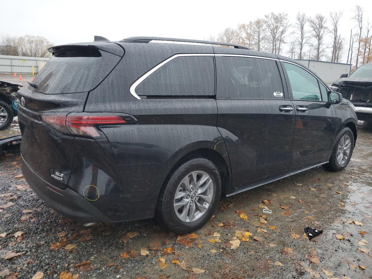 TOYOTA SIENNA XLE