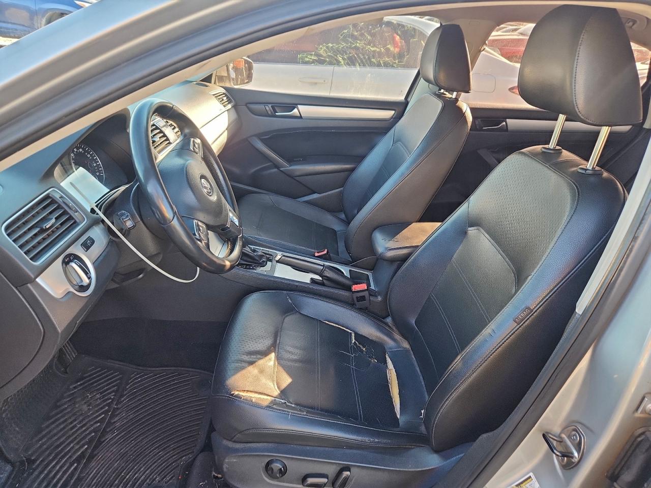 VOLKSWAGEN PASSAT SE