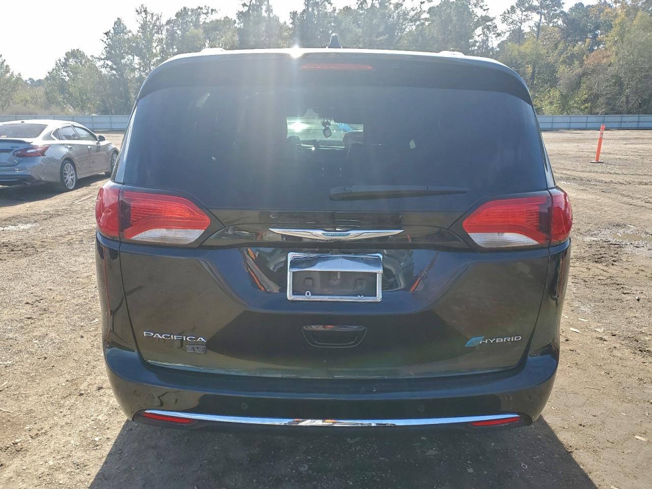 CHRYSLER PACIFICA HYBRID LIMITED