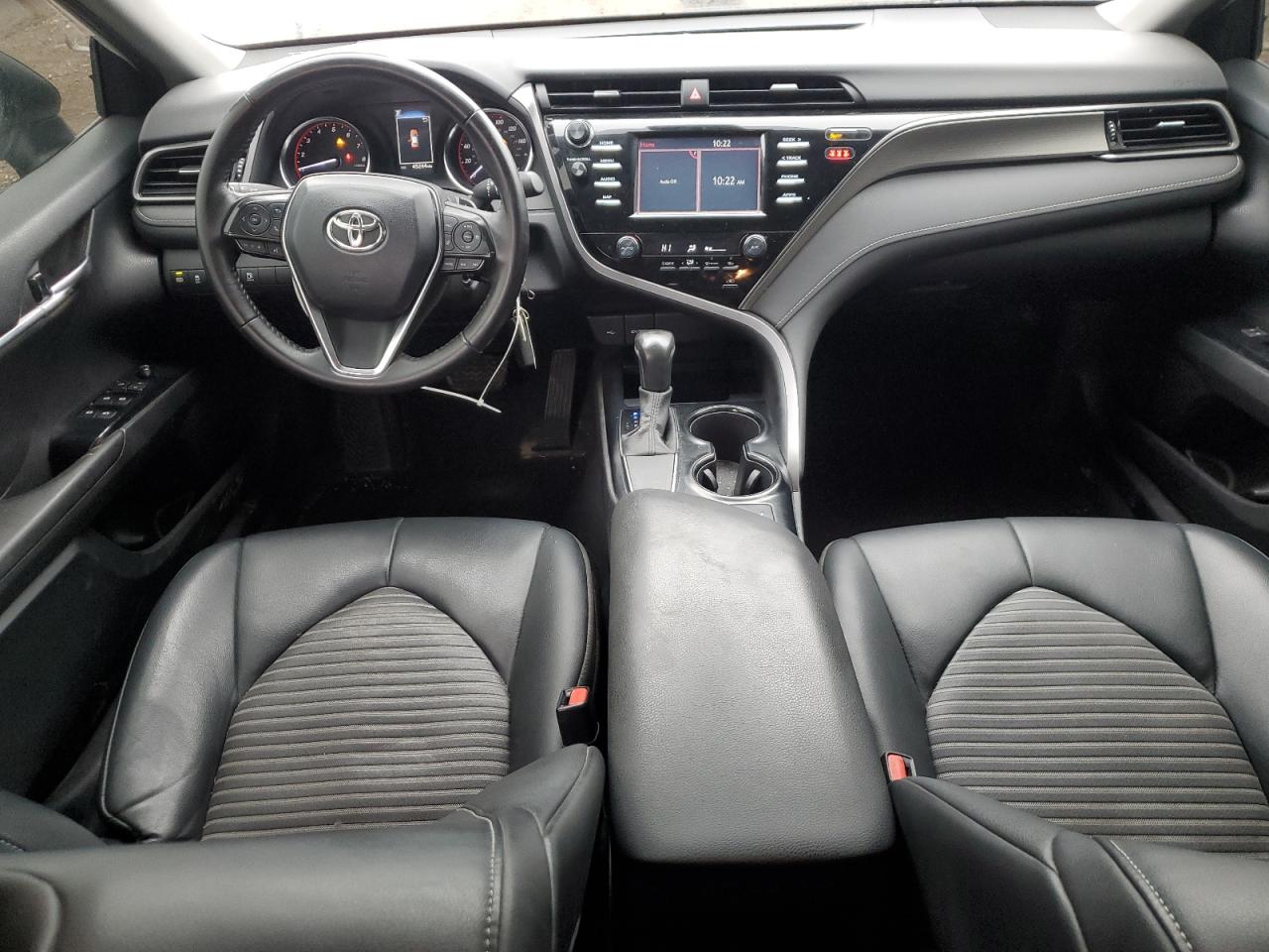 TOYOTA CAMRY SE