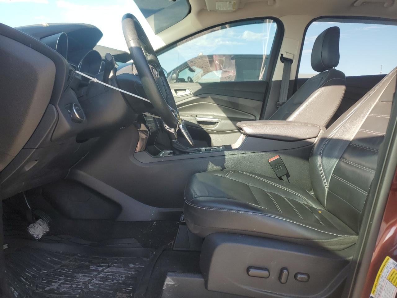 FORD ESCAPE TITANIUM