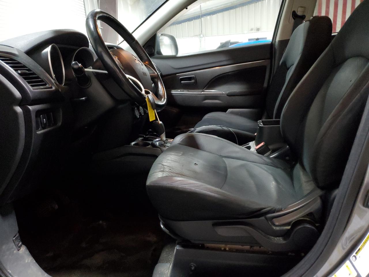 MITSUBISHI OUTLANDER ES