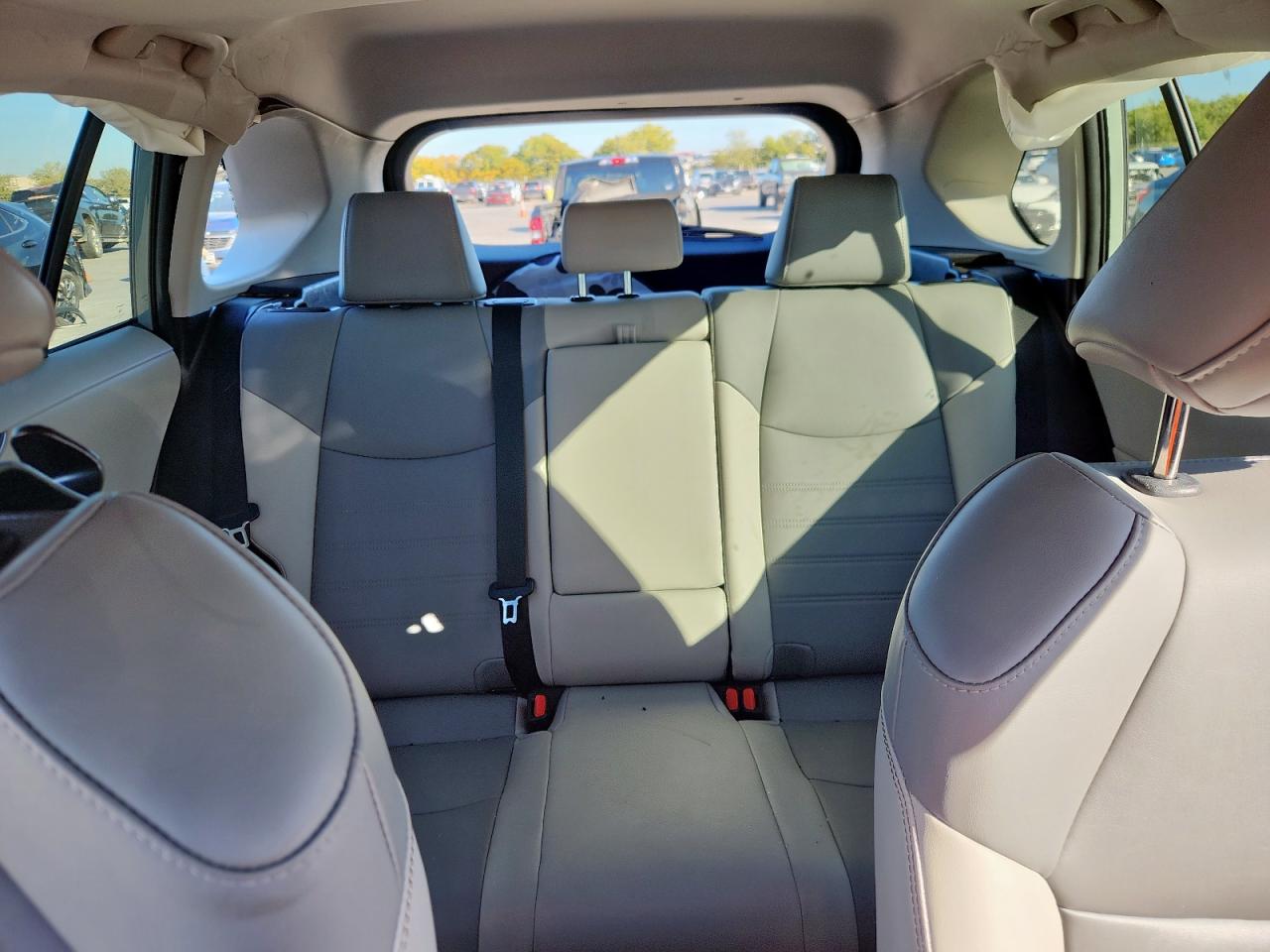 TOYOTA RAV4 XLE PREMIUM