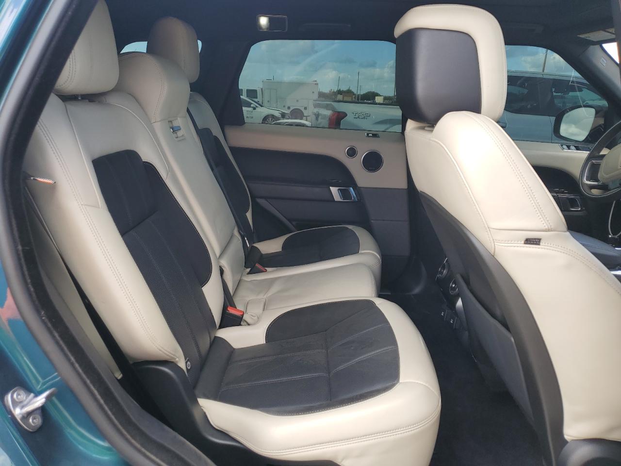 LAND ROVER RANGE ROVER HST