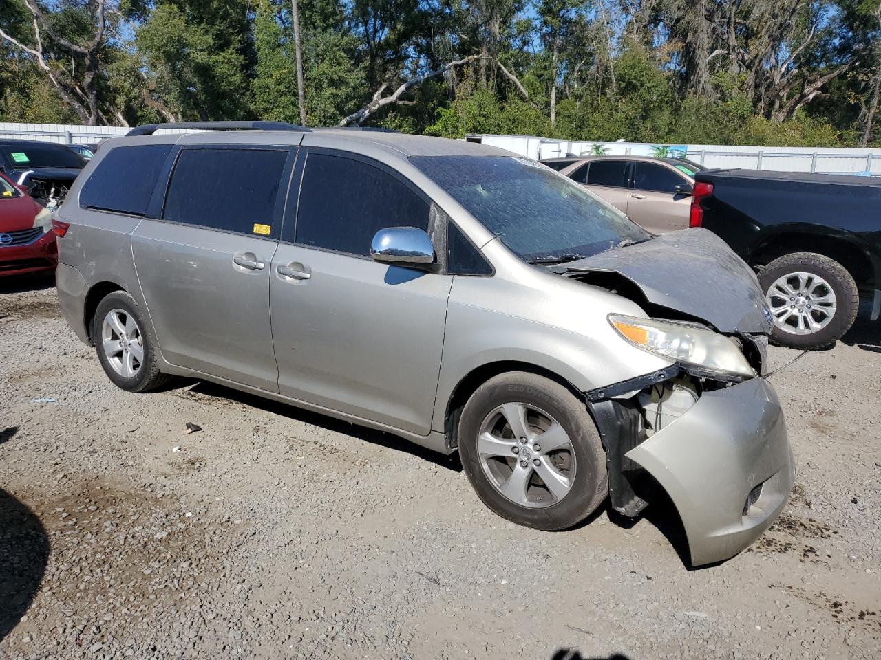 Lot #3290042279 2015 TOYOTA SIENNA LE