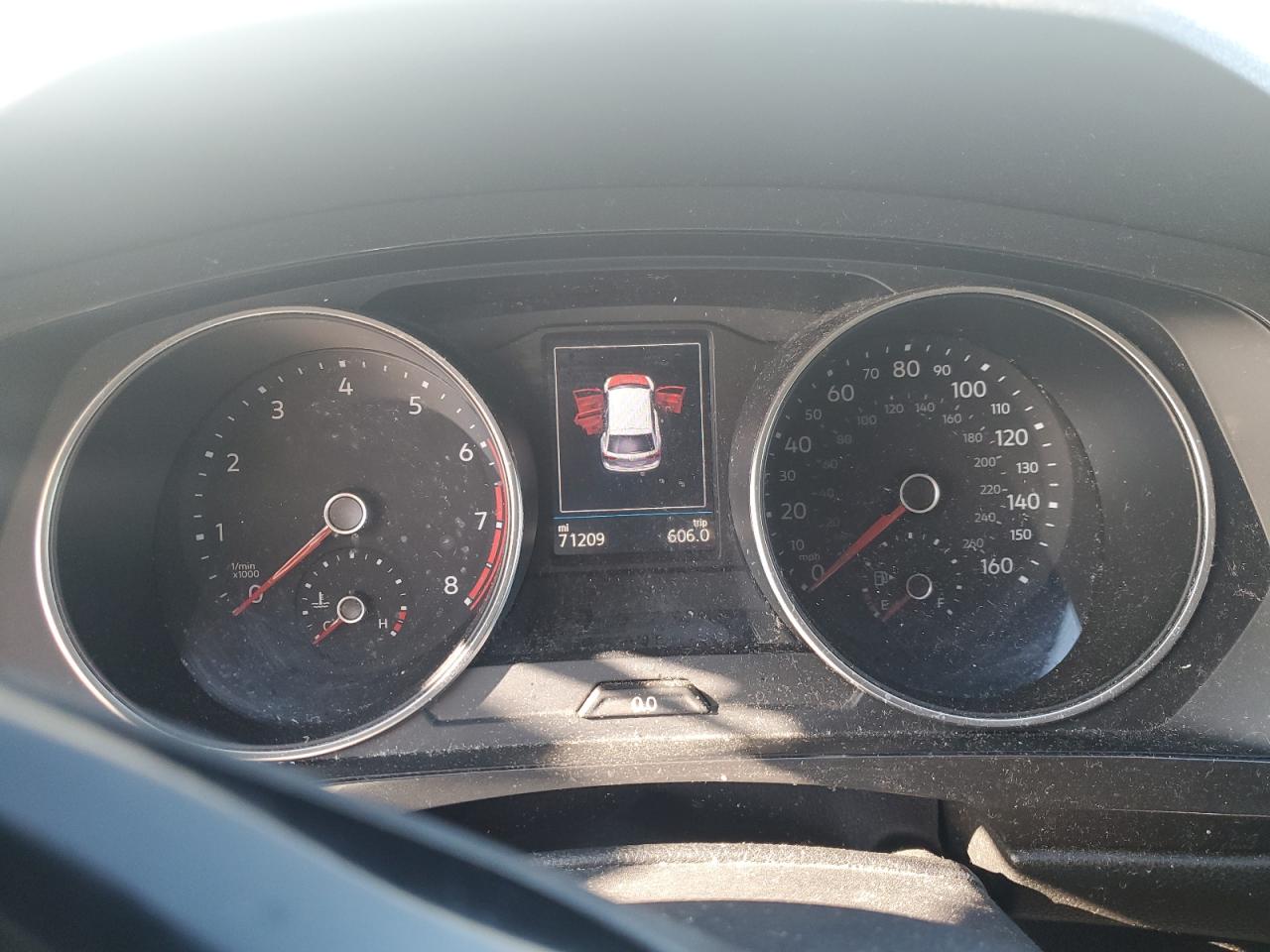 VOLKSWAGEN TIGUAN SE