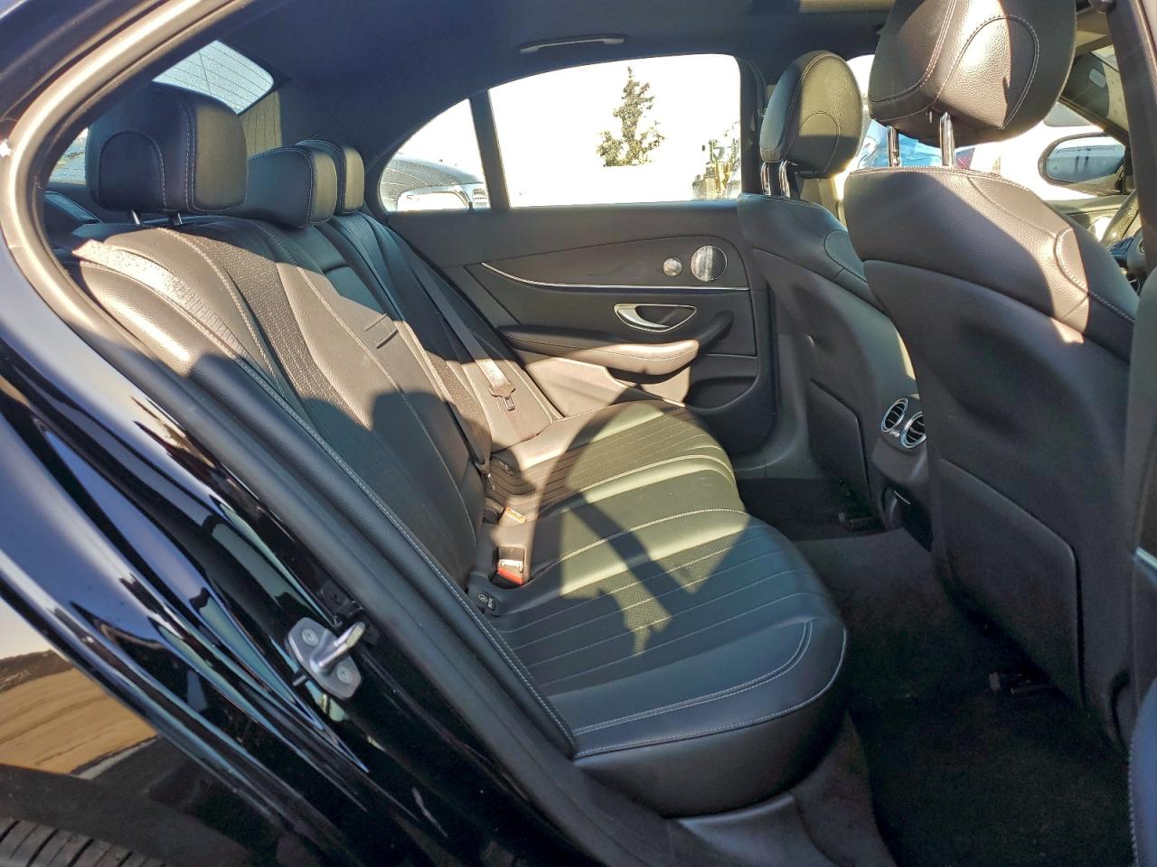 MERCEDES-BENZ E-CLASS 300