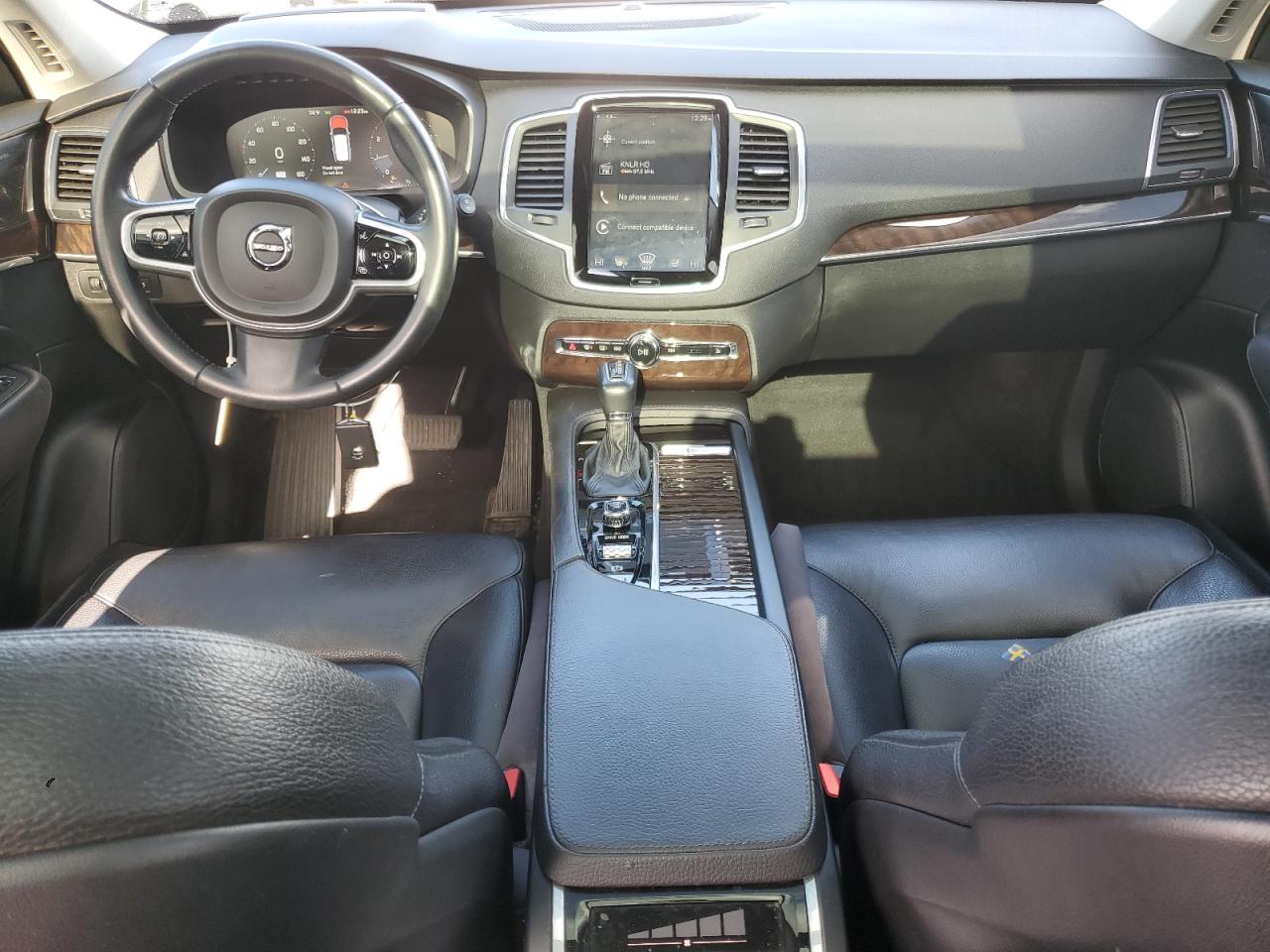 VOLVO XC90 T6 MOMENTUM