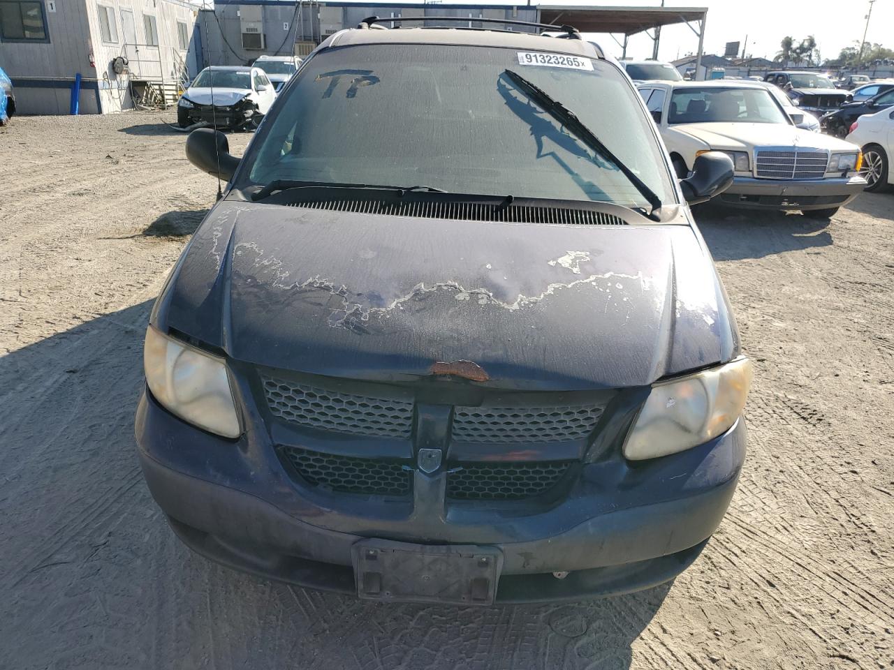 Lot #3290181244 2001 DODGE CARAVAN SE
