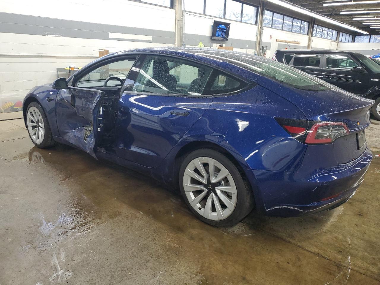 Lot #3303662946 2022 TESLA MODEL 3
