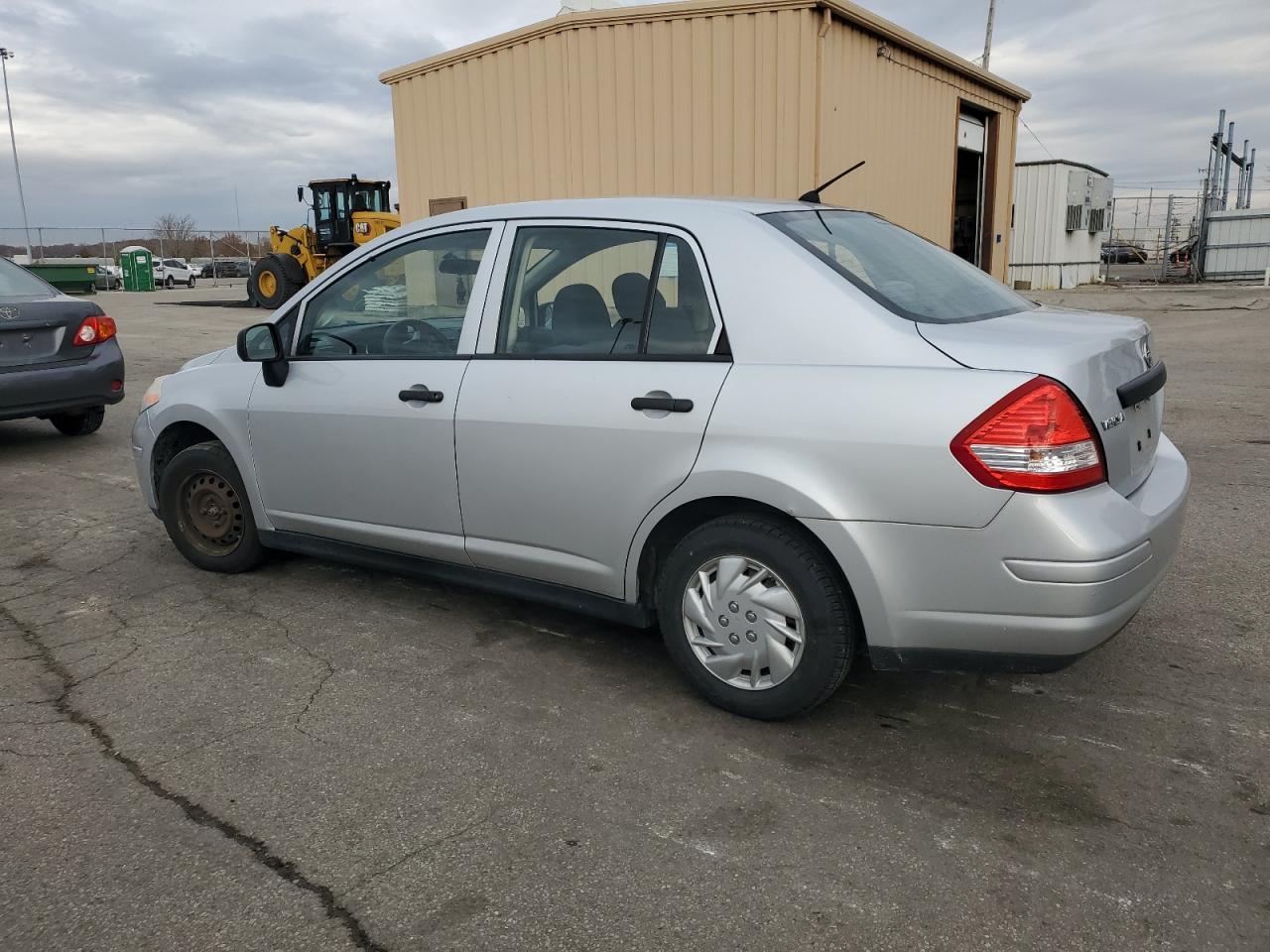 NISSAN VERSA S