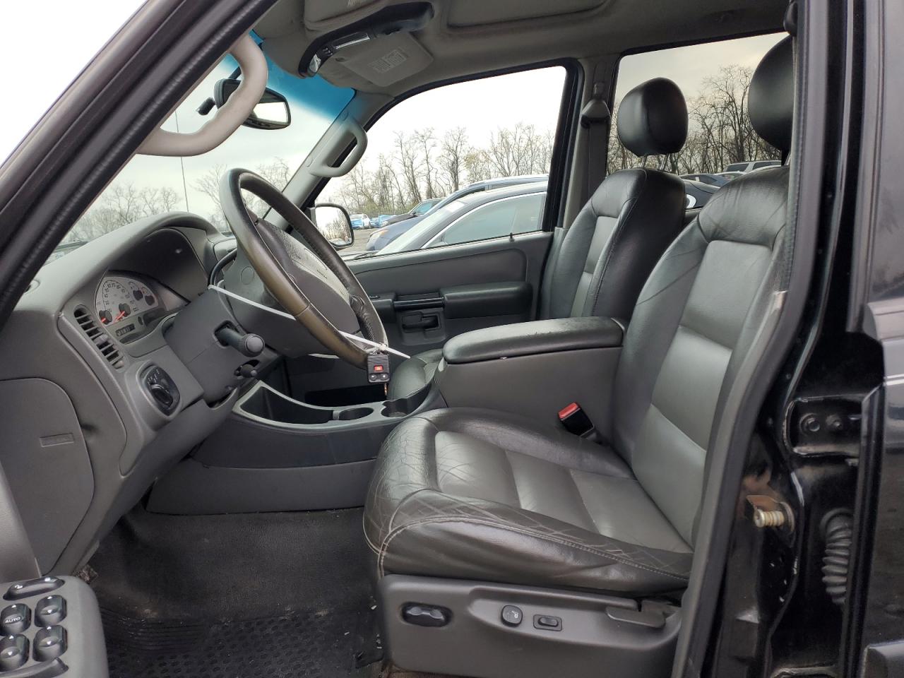 Lot #3302911061 2004 FORD EXPLORER S